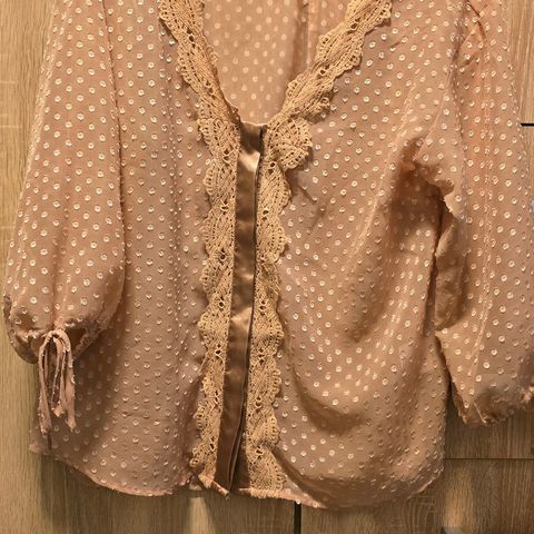 Blonde Bluse 80,- str S