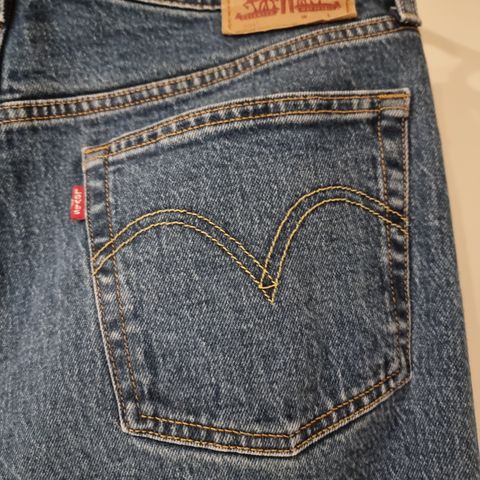 Levis 501 jeans