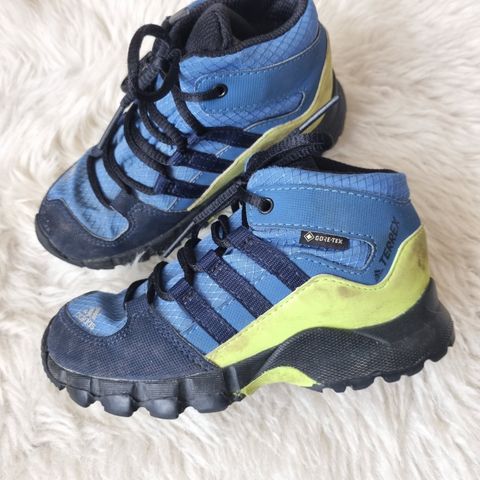 Adidas Kraftige støvler Str.25 til barn Mid GTX I