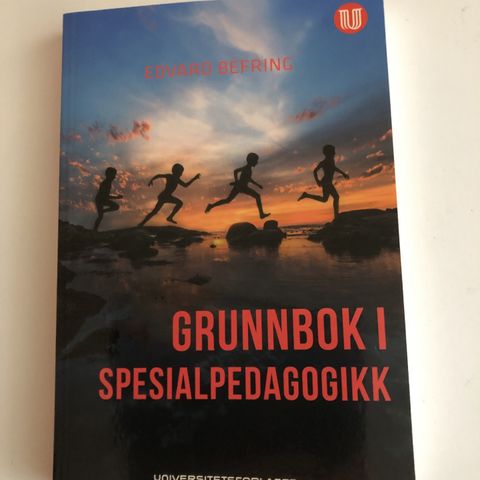 Skolebøker / Faglitteratur for Videregående skole og Universitet.