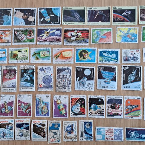 ROMFART. 50 forskjellige frimerker med romfart motiv. Pakke 11 av 13.