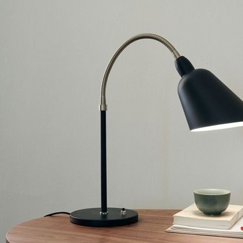 Vakker AJ8 Bellevue bordlampe designet av Arne Jacobsen