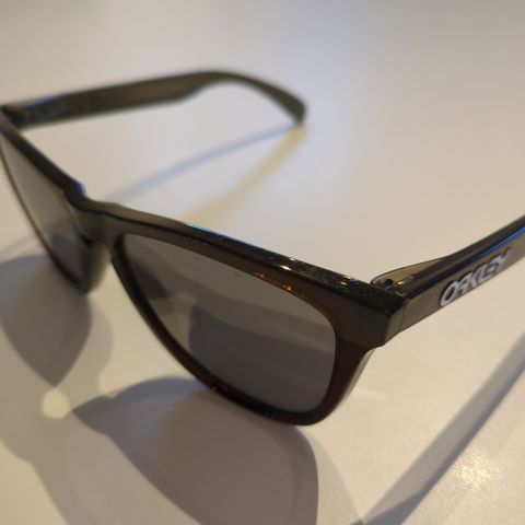 Oakley Frogskin