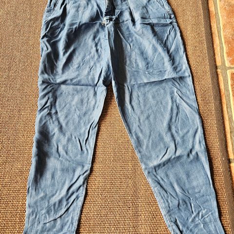 Prada str.28 (norsk 38) loose fit denim bukse norsk 38.