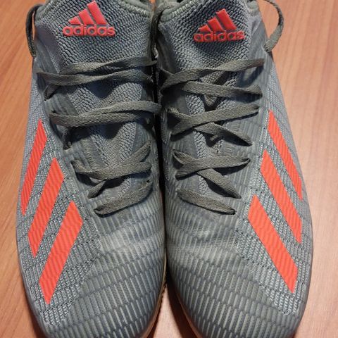 Adidas innefotballsko str 41 1/3