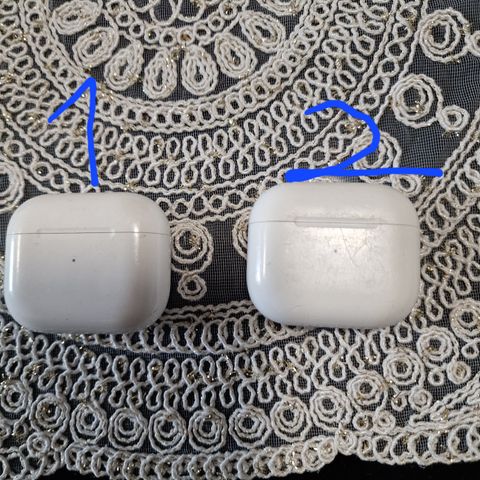 Selger airpods case for bra pris.