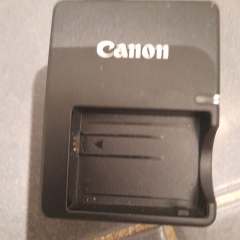 Canon lader til foto kamera 450 kr