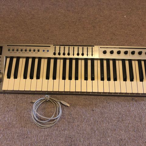 Evolution MK-449c midi keyboard