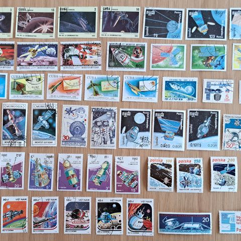 ROMFART. 50 forskjellige frimerker med romfart som motiv. Pakke 9 av 13.