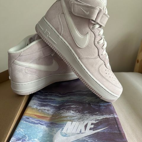 Nike Air Force 1