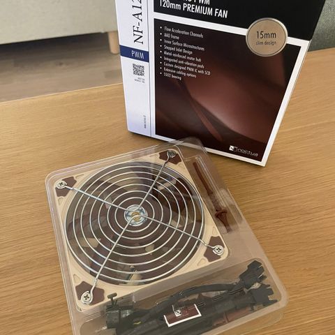 Noctua NF-A12x15 PWM + Arctic viftegrill