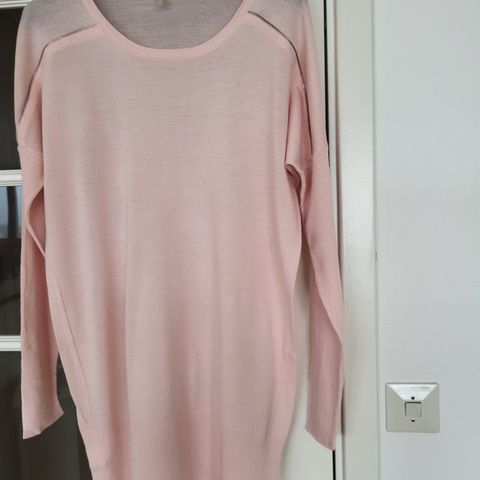 Flott rosa genser i merino ull str 44 kr 490