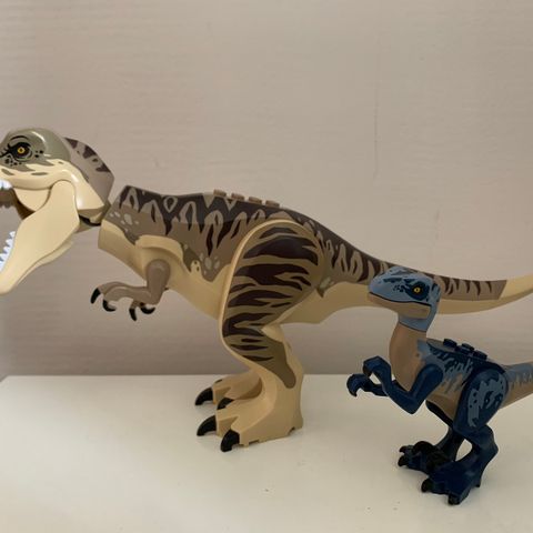 Lego T-rex og raptor dinosaurfigurer