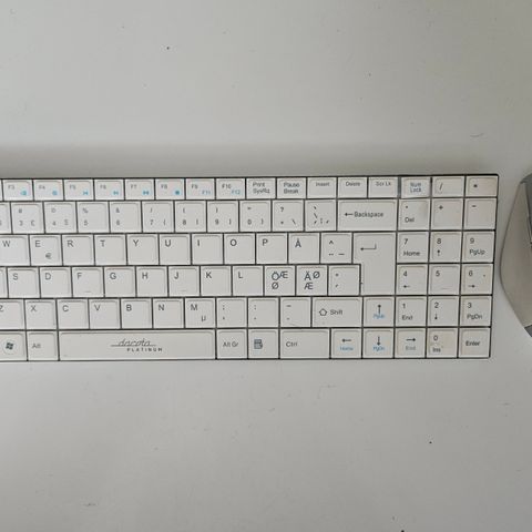 Dakota Platinum Tråløst Tastatur + mus