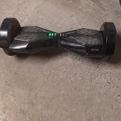 hoverboard,skateboard