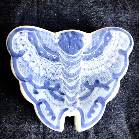 NY,  nydelig vintage kinesisk sommerfugl boks, porselen