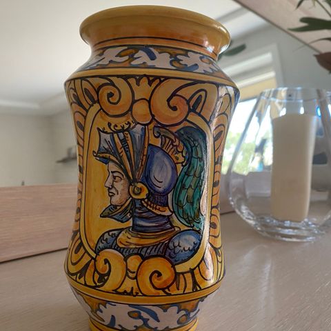 Håndmalt vase fra Sicilia, Italia
