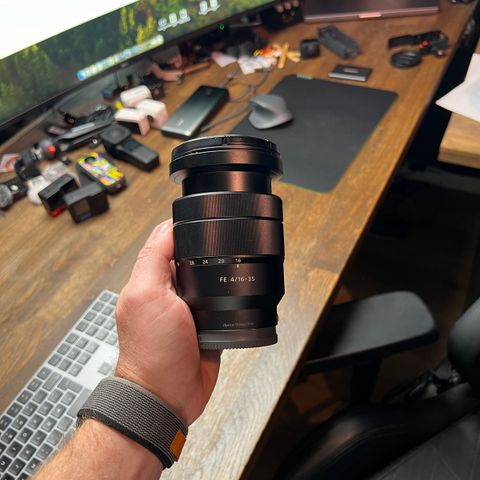 Sony zeiss FE F/4 16-35mm lens, utmerket til vlogging