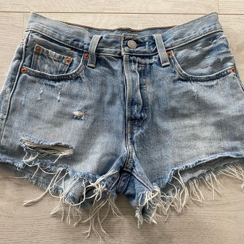 Levi’s shorts