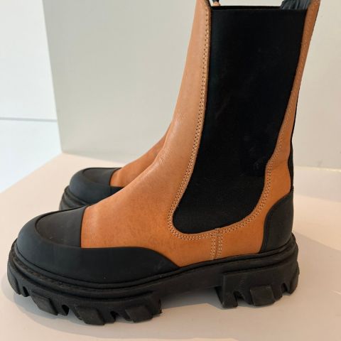 Ganni Mid Chelsea boots str 38