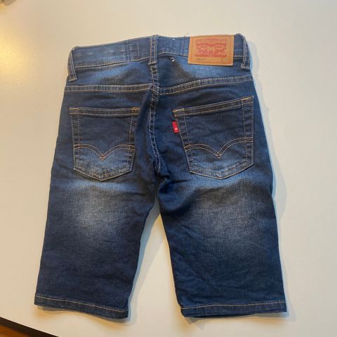 Levis shorts barn