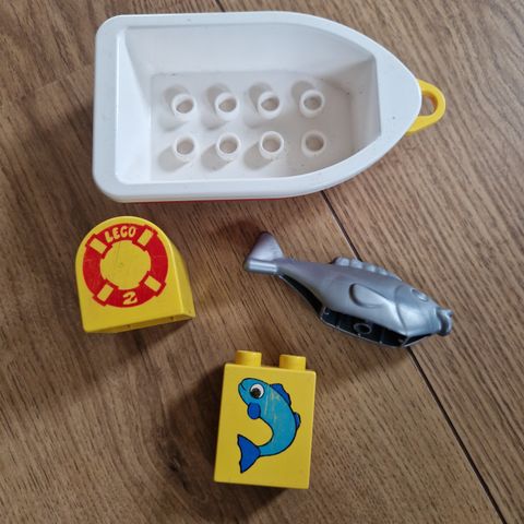 Duplo fisk og båt