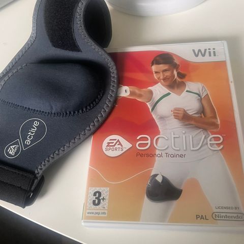 Wii Active og Wii Fit Plus Personal trainer spill og tilbehør