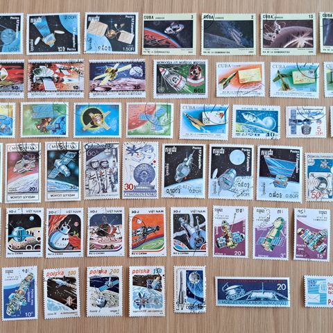 ROMFART. 50 forskjellige frimerker med romfart som motiv. Pakke 7 av 13