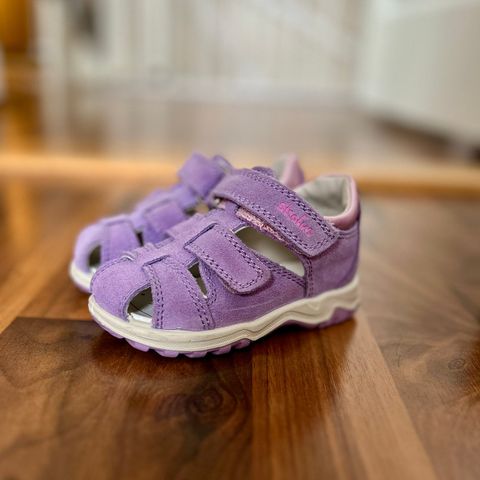 Nye Skofus Sandaler 💜 str 22