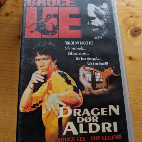 Karatekongen Bruce Lee - Dragen dør aldri