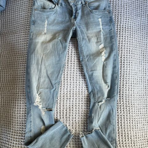 Jeans fra Bikbok, str small