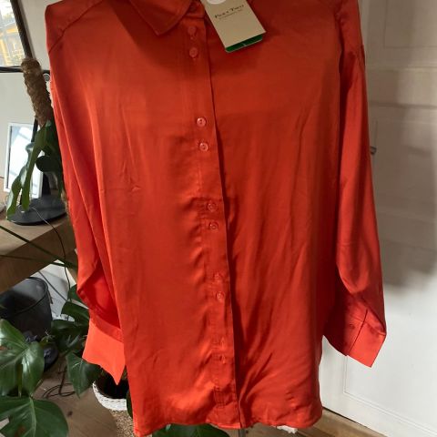 Part Two bluse i oransje str 40 selges