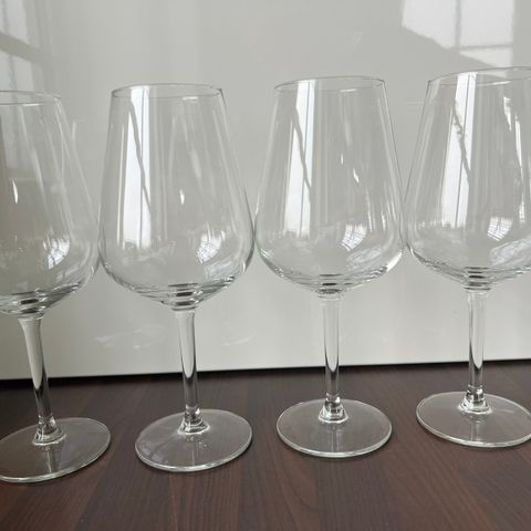 Glass/vinglass/rødvinsglass selges. 60 cl. 4 stk.