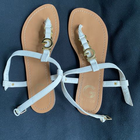 Guess sandal