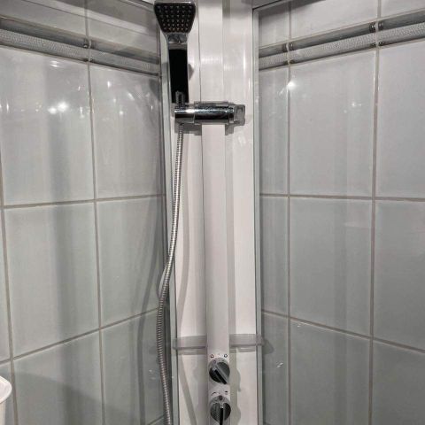 Porsgrund Showerama 8-5, hvit bakplate