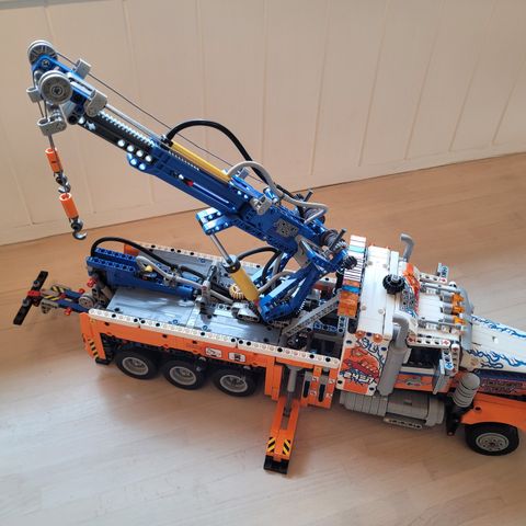Lego 42128 Technic kranbil med pneumatikk