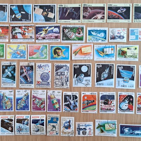 ROMFART. 50 forskjellige frimerker med romfart motiv. Pakke 13 av 13..