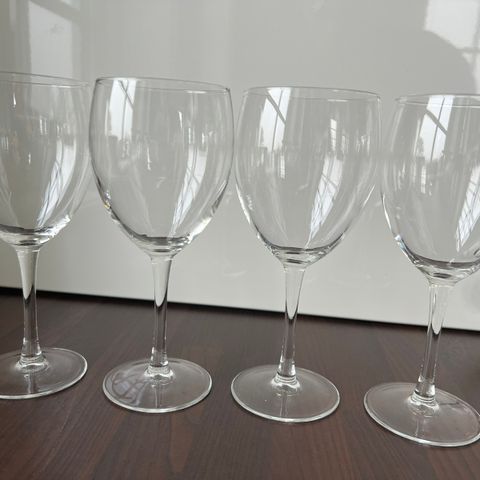 Glass/vinglass/rødvinsglass, 4 stykk