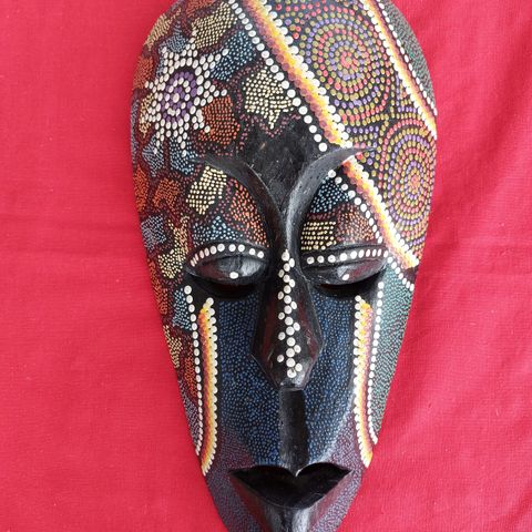 Afrikansk maske i tre