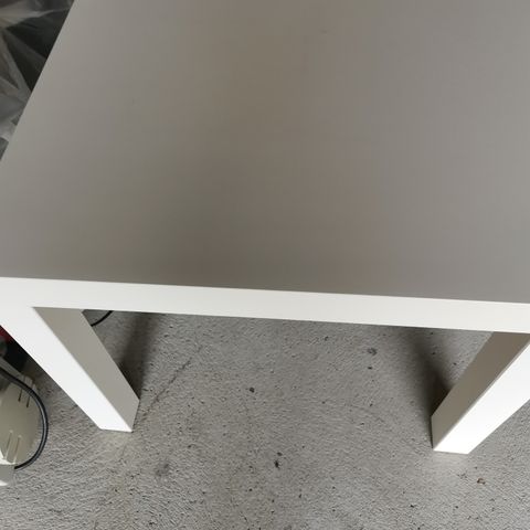 Lack bord fra IKEA