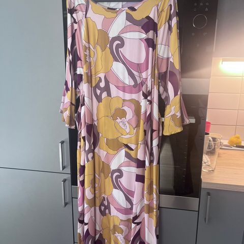 Stilig kjole fra Claire str. XL