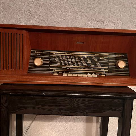 Radio Radionette Duett radio fra tidlig i 1950-årene.