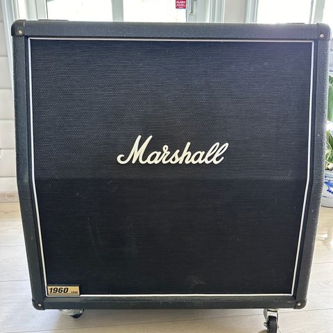 Marshall 1960A 4x12 300 RMS 150w/CH stereo