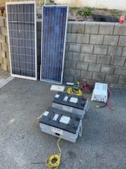 Komplett solcelleanlegg for bruk der det ikke er strøm