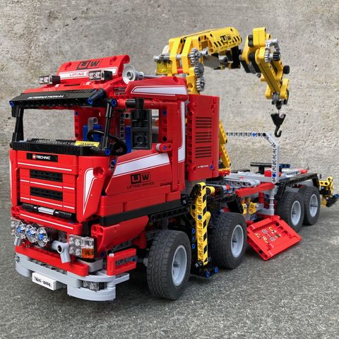 LEGO Technic Kranbil 8258 Byggesett Crane Truck With Power Swivel Crane 11-16