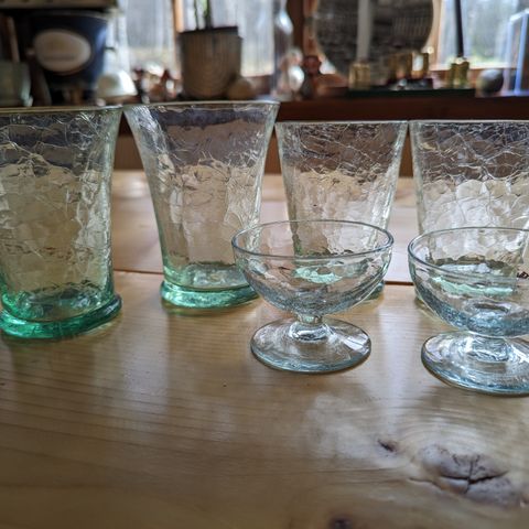 Set med 1800-talls glass/skål