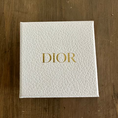 Dior øredobber