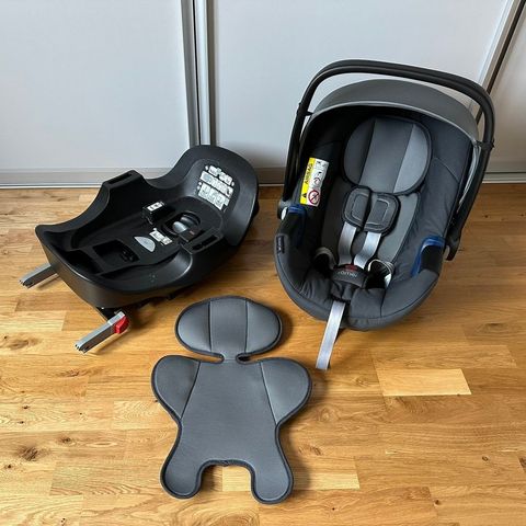 Selger/ leier ut Bilstol fra Britax Römer - Baby-Safe 2 i-Size
