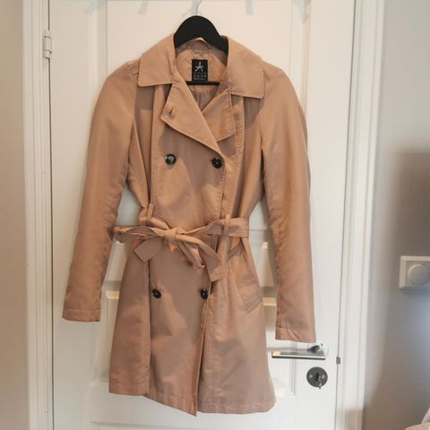 Pen trench coat