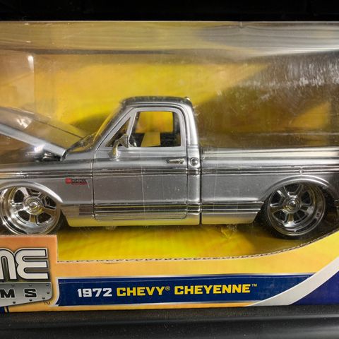 1:24 Chevy Cheyenne